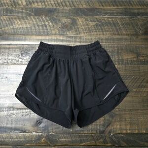 lululemon hotty hots size 2 4in